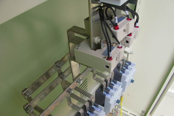 宣化配电柜-应急照明配电柜使用对工作人员的具